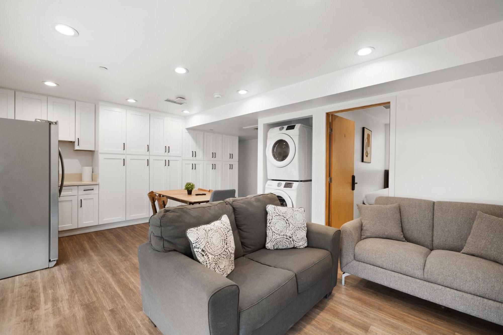 Modern Getaway In The Heart Of La Near Usc, Private Room With Share Living Room And Kitchen Los Angeles Exterior foto