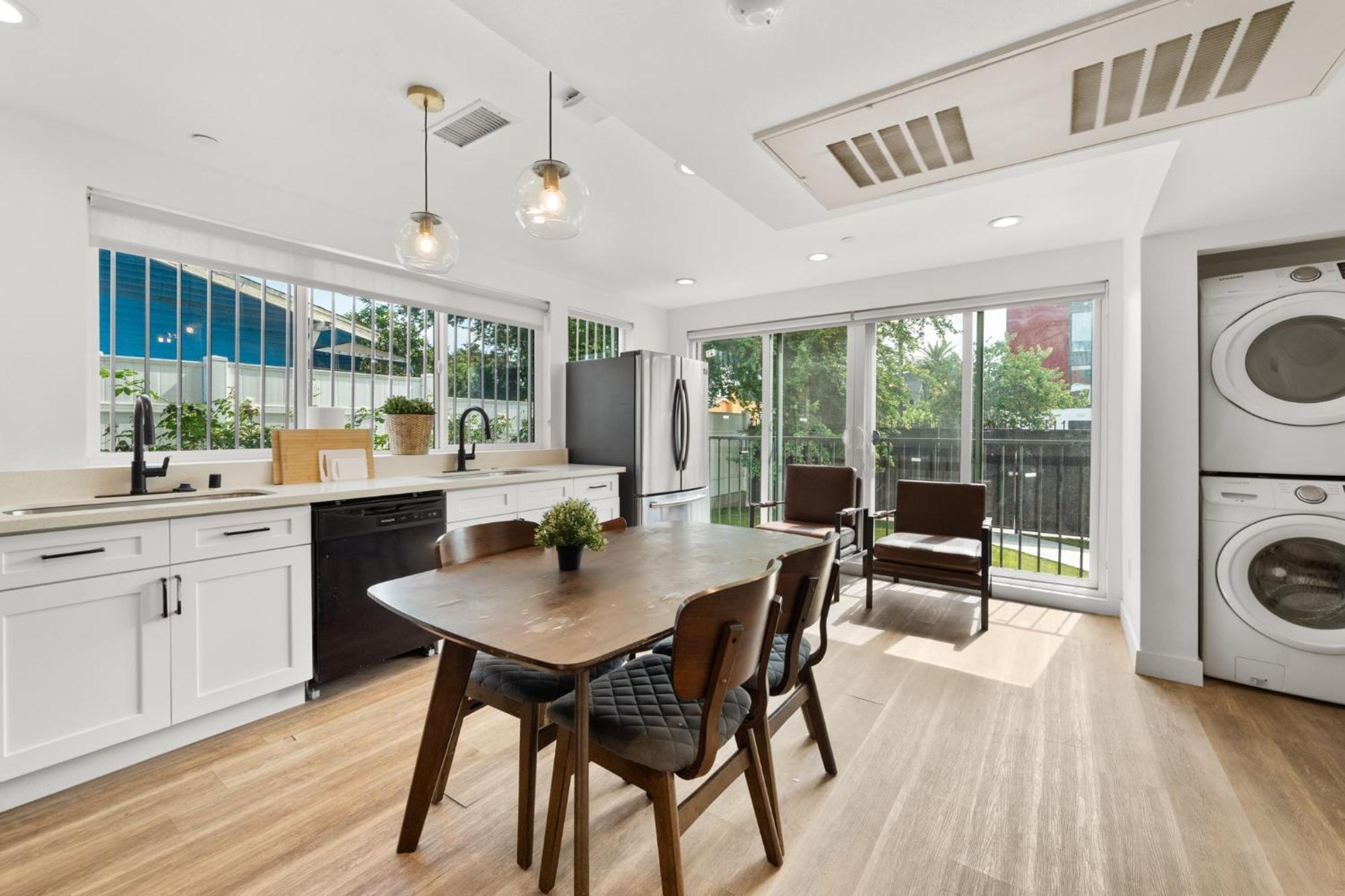 Modern Getaway In The Heart Of La Near Usc, Private Room With Share Living Room And Kitchen Los Angeles Exterior foto