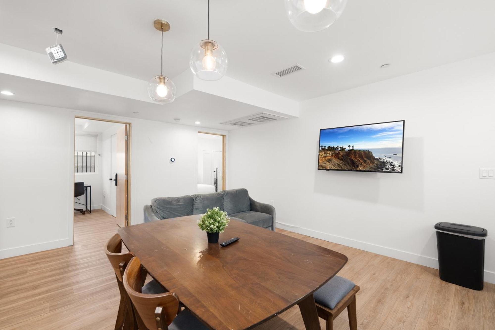 Modern Getaway In The Heart Of La Near Usc, Private Room With Share Living Room And Kitchen Los Angeles Exterior foto
